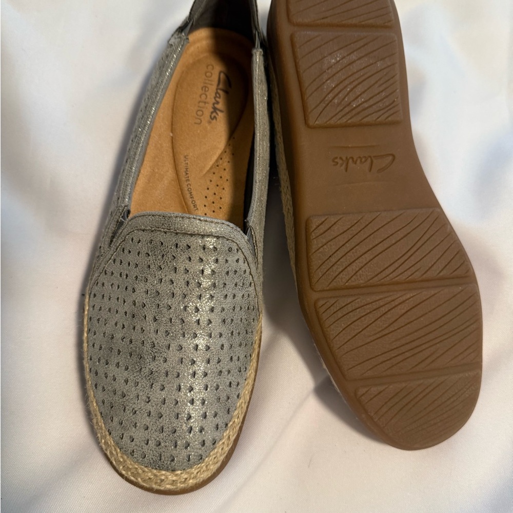 Clarks Women's Metallic Gray Loafers